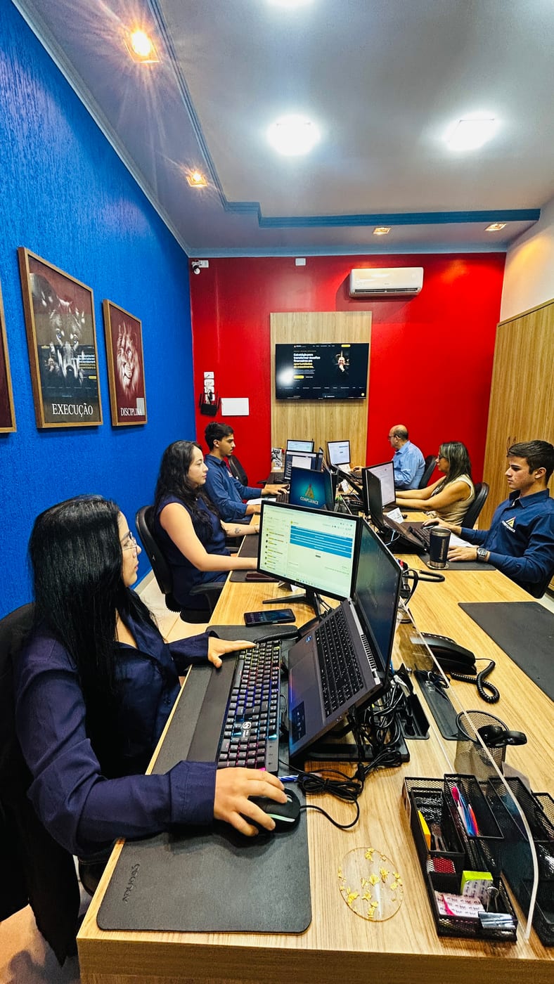 Equipe do Grupo IA Compliance trabalhando